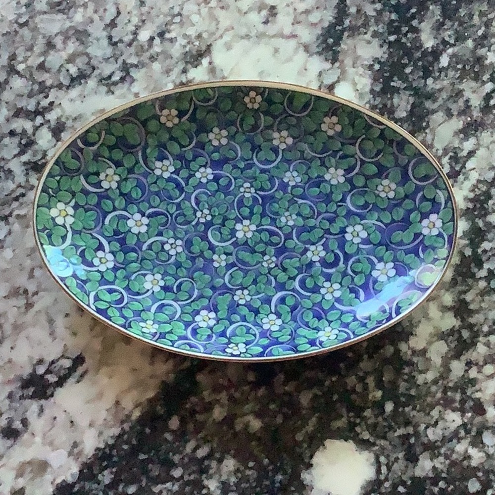 Trinket plate